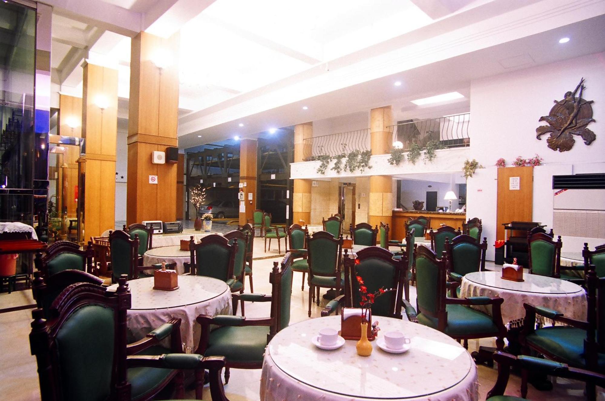 Jing Ai Hotel Luodong Buitenkant foto