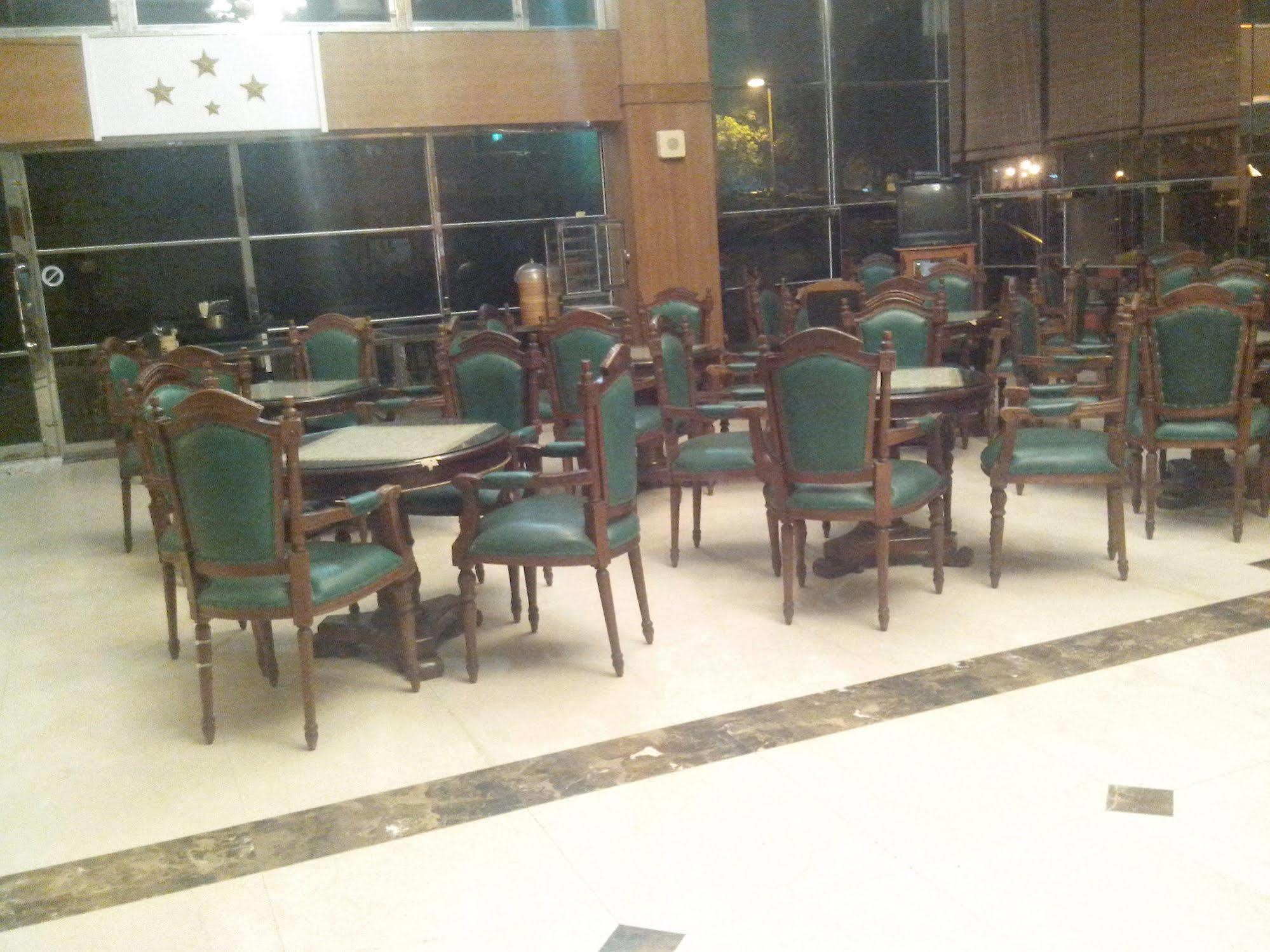 Jing Ai Hotel Luodong Buitenkant foto