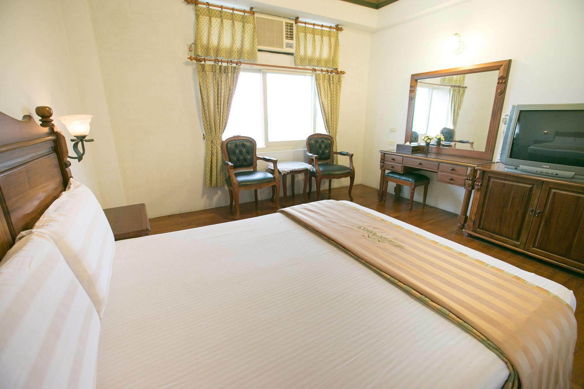 Jing Ai Hotel Luodong Buitenkant foto