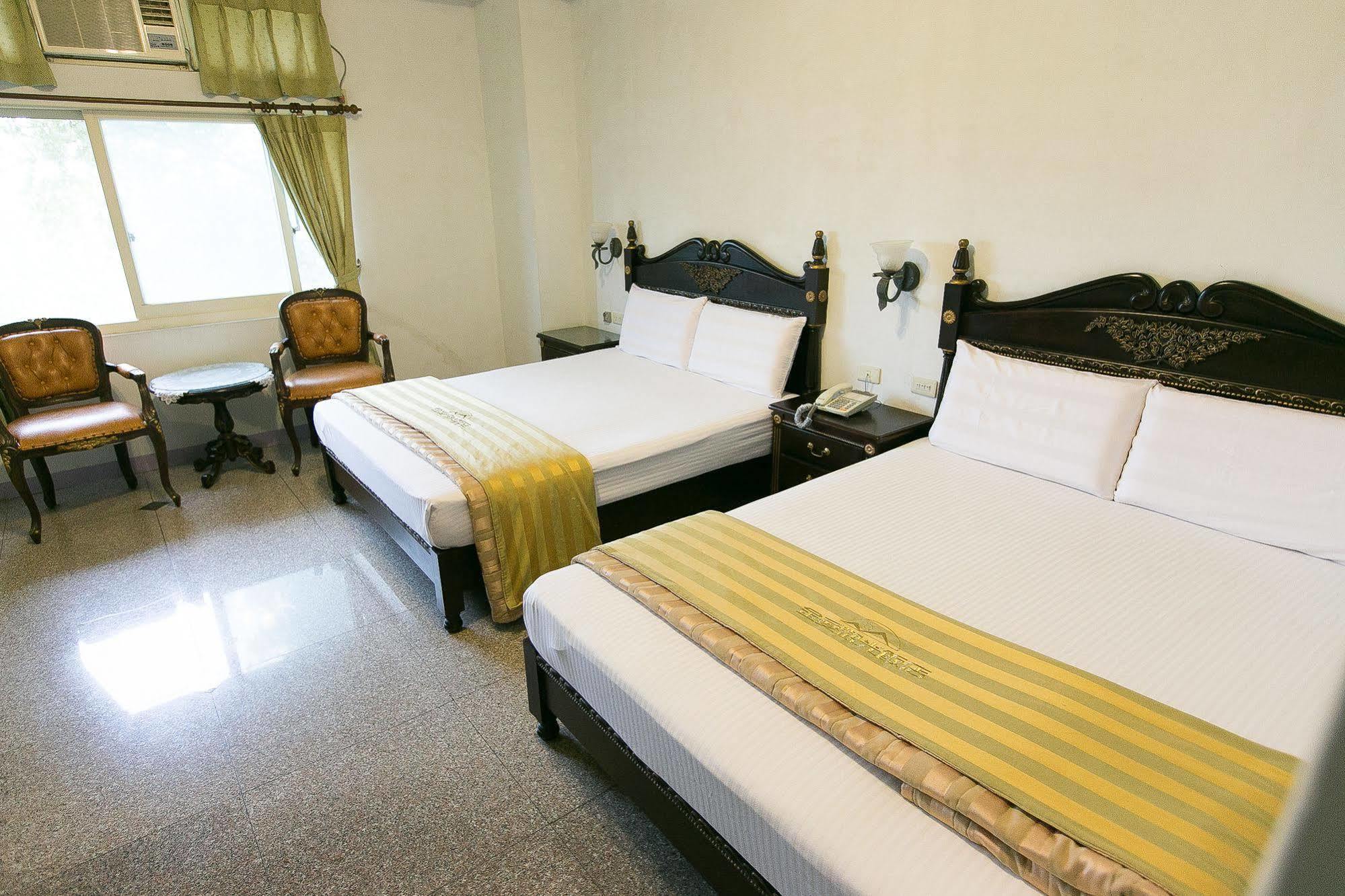 Jing Ai Hotel Luodong Buitenkant foto